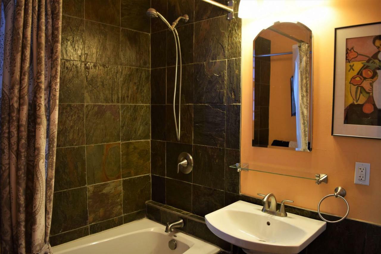 Private Rooms, Shared Bath In A Private Minutes From Logan Airport Privatunterkunft